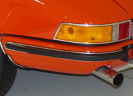 Parachoques trasero con esquinas anchas de goma y moldura. Porsche 911 1965 en adelante - 90150504650, 90150504651, 90150504652, 901.505.046.52, 901 505 046 52 90150504651, 901.505.046.51, 901 505 046 51, 901.505.046.50, 901.505.048.50, 901 505 048 50, 901 505 046 50, 90150504850