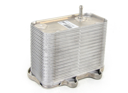 Enfriador de aceite del radiador en el motor. Porsche 997 3.8L - 99710702500, 99710702502 - 8MO376729621